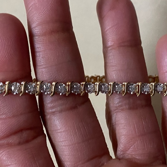 Luxurious Solid 10k 2-Tone S Gold Tennis Bracelet With 37 Natural Diamonds. Nice